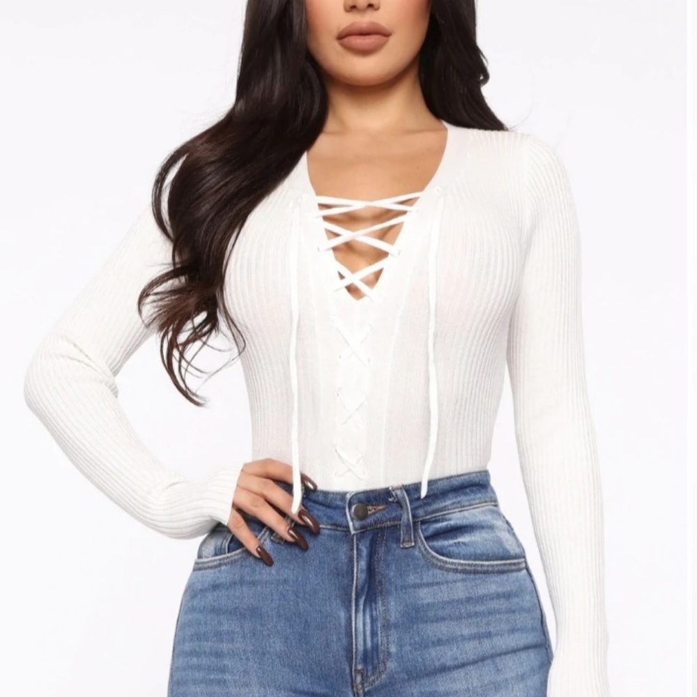 Fashion Nova Love my lace up sweater Size Large.